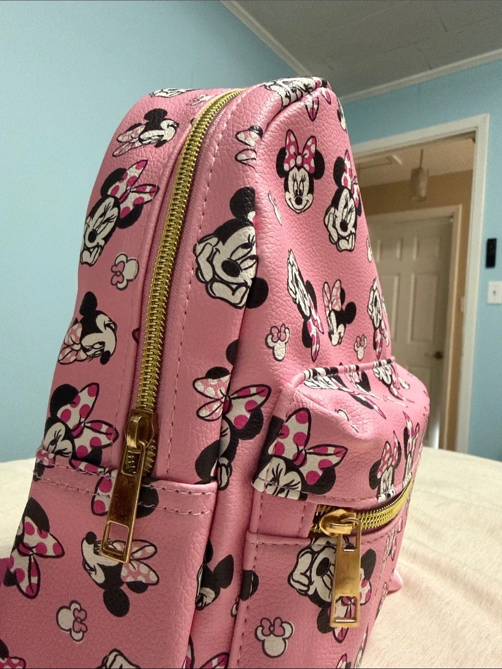 NWOT Disney Pink Minnie Mouse Patterned Kids Mini Backpack with Gold Zipper